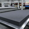 Lámina de espuma de poliuretano flexible de alta calidad para aplicaciones industriales, aislamiento acústico, protección y fabricación de componentes.